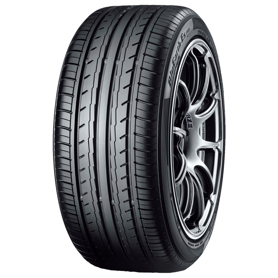 Yakohoma 215/55R17 ES32 PCR Tire